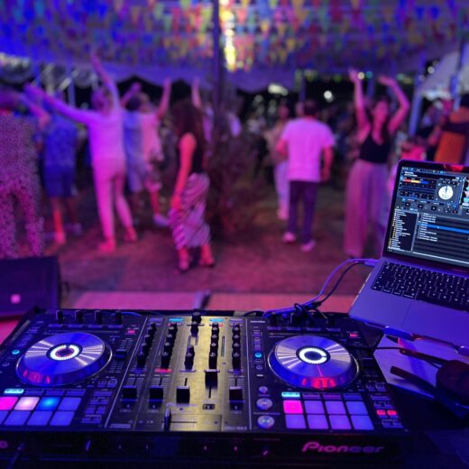 DJ